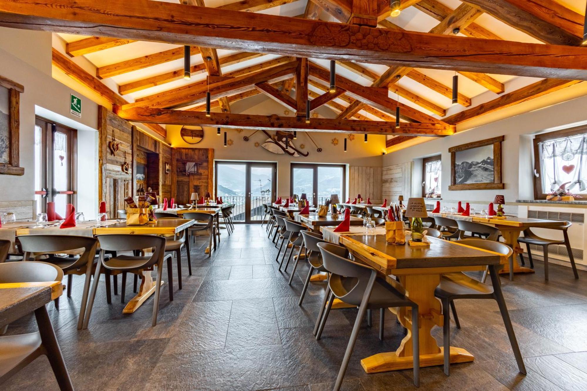 Monte Emilius Hotel Charvensod Ngoại thất bức ảnh