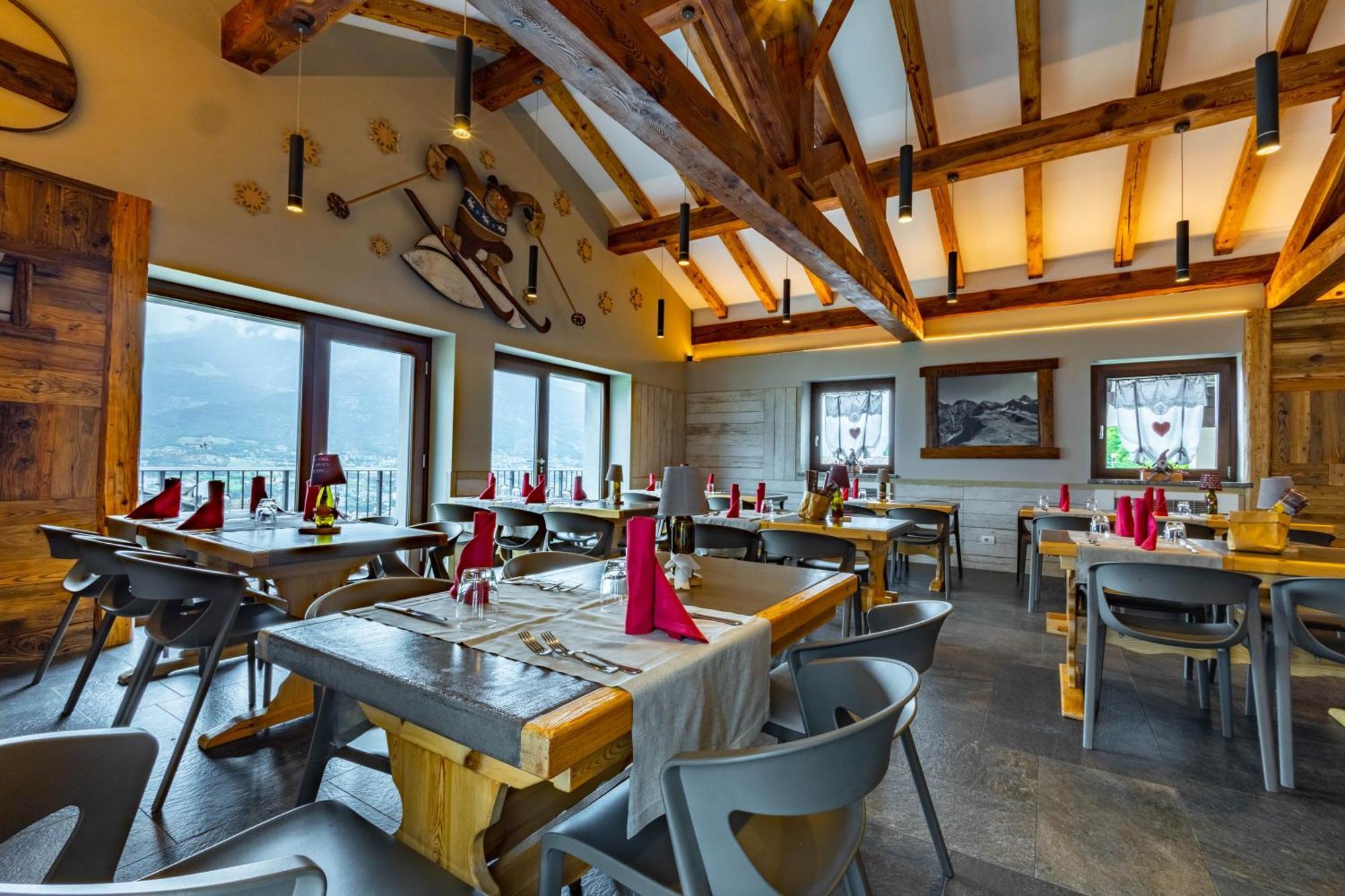 Monte Emilius Hotel Charvensod Ngoại thất bức ảnh
