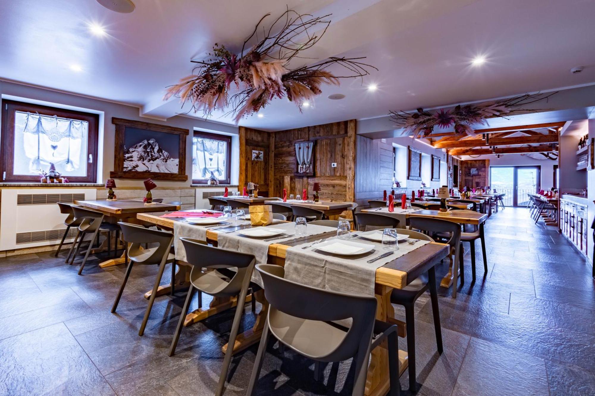 Monte Emilius Hotel Charvensod Ngoại thất bức ảnh