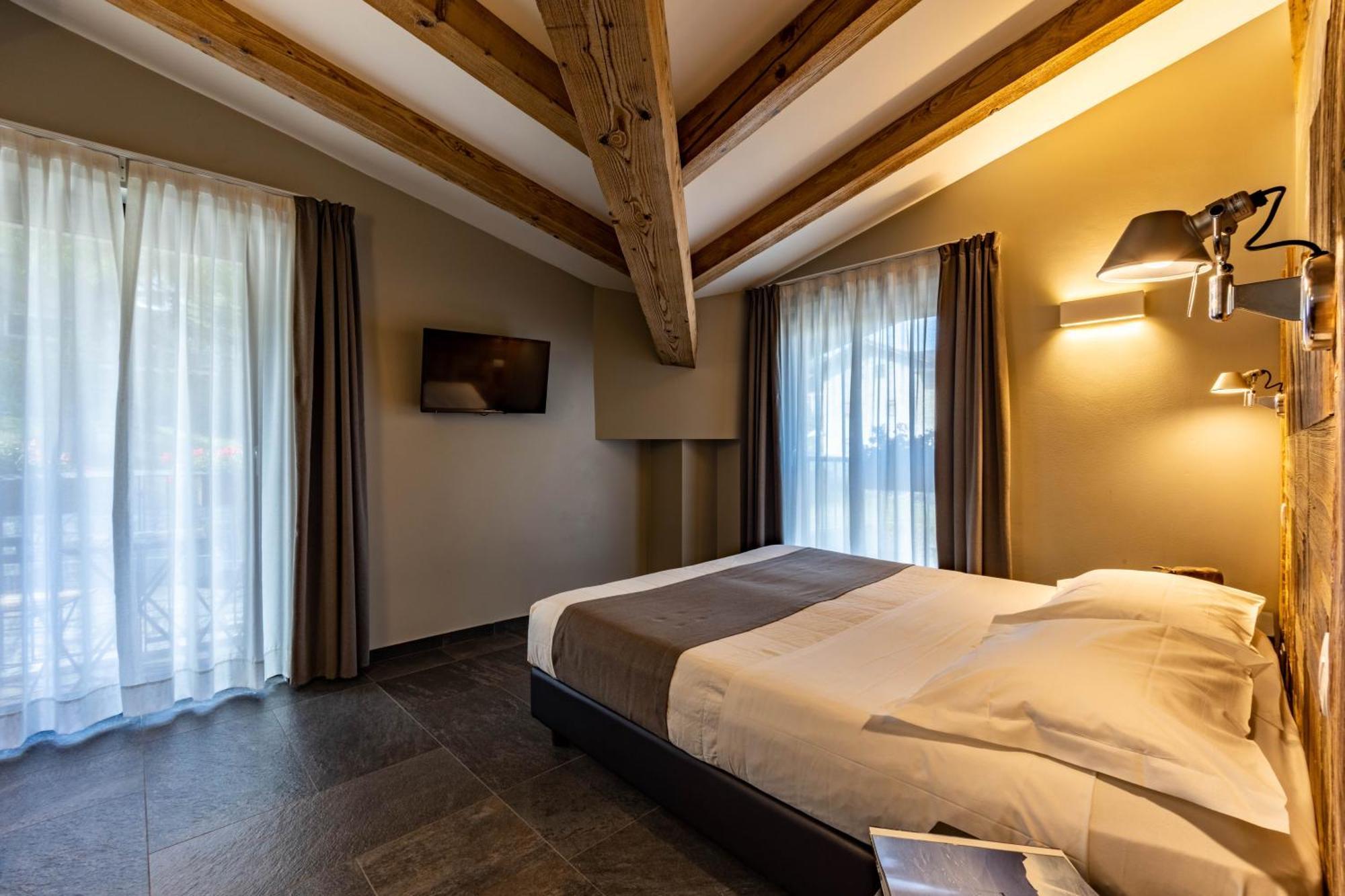 Monte Emilius Hotel Charvensod Ngoại thất bức ảnh